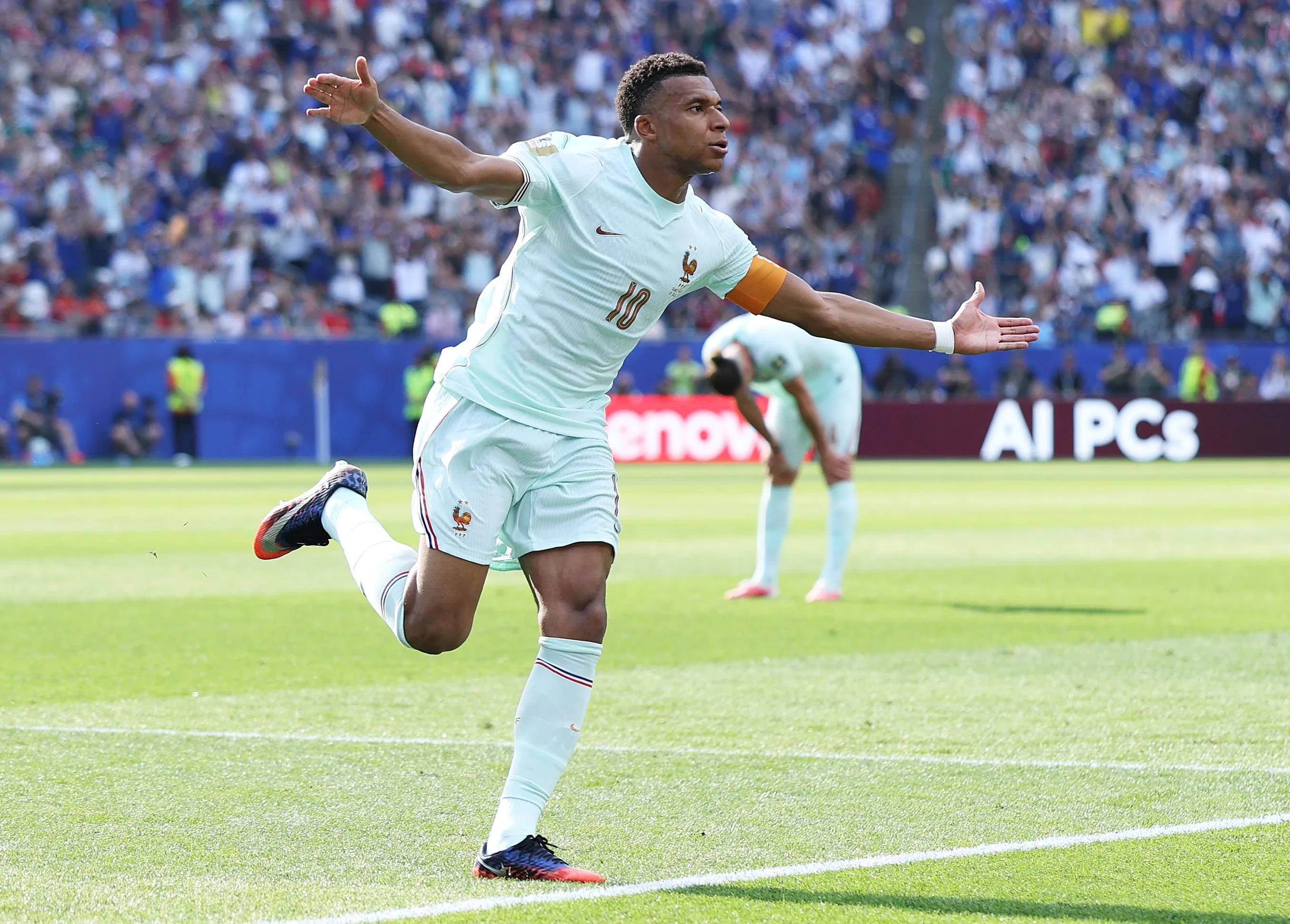 Mbappe vs Messi · The 8-8 Dilemma — Golden Boot Pursuit Meets Team Loyalty